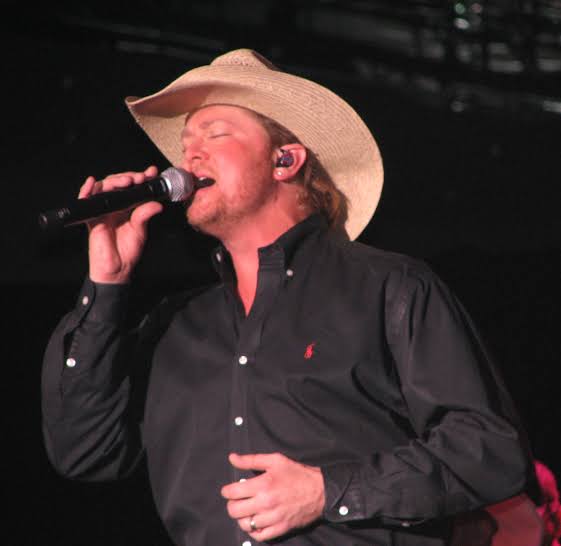 Tracy Lawrence in concert